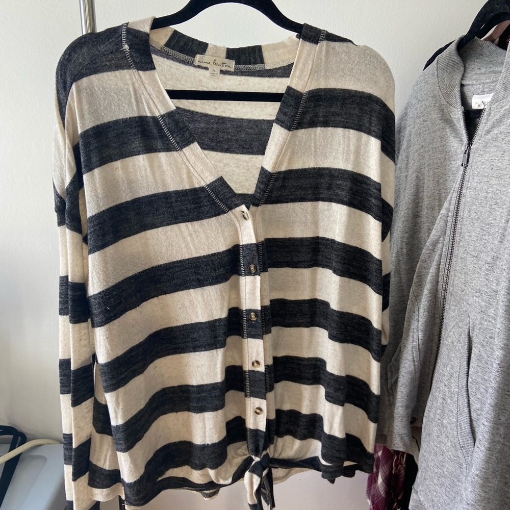 Stripped front tie shirt